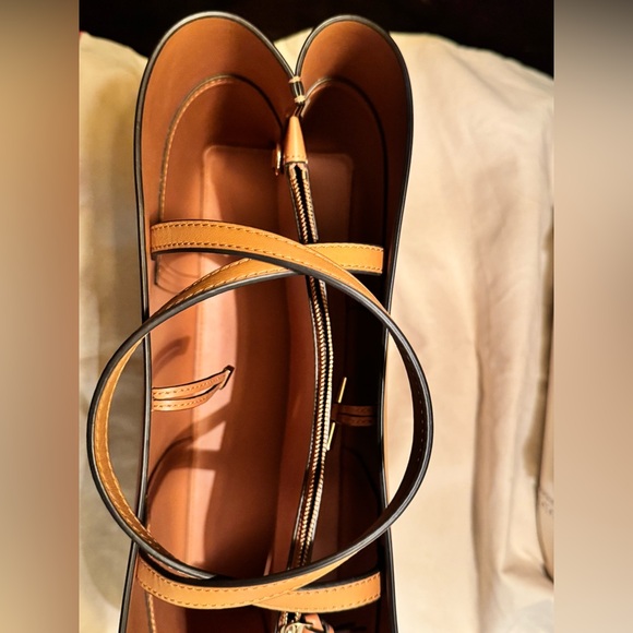 Tory Burch block T triple compartment tote Color British Tan NWOT - Picture 3 of 10